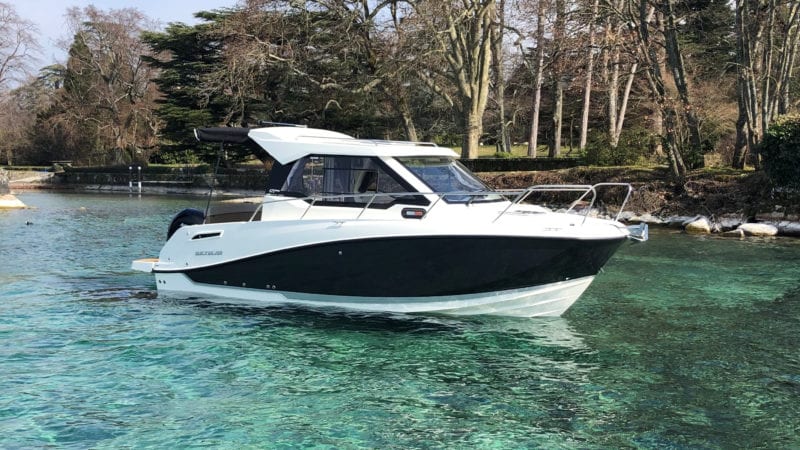 Pacha Marine ist auf den Verkauf und die Wartung von Booten und Motoren spezialisiert. Wir vertreiben exklusiv die berühmten und bekannten QUICKSILVER-Boote auf dem Genfersee! Als offizielle Vertreter der größten Hersteller wie Volvo Penta, Mercury oder Yamaha können wir alle für die Wartung und Reparatur Ihrer Boote erforderlichen Arbeiten durchführen.
Mit unserem Sortiment an AVATOR-Elektromotoren steht Ihnen die Zukunft bevor!