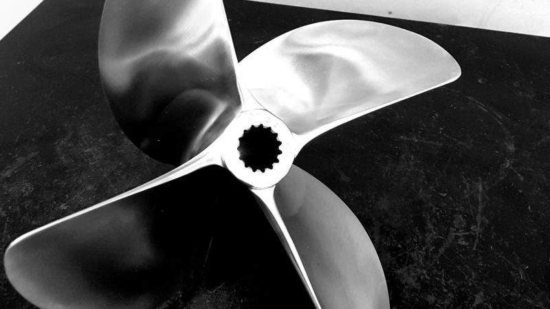 TSP Propellers fabrique, met au point et répare une large gamme d'hélices en bronze et en acier, pour bateaux de transport et de travail, de plaisance et pour la compétition motonautique.