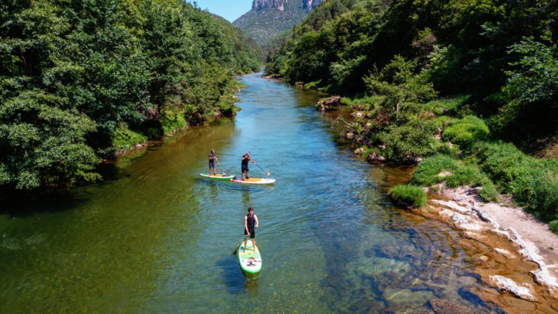 Redwoodpaddle est un fabriquant français de Stand Up Paddle depuis 2007. Retrouvez des gammes complètes de SUP rigides du longsup au shortsup en passant par une gamme all round pour la balade, des gammes complètes en SUP gonflables : surf, balades, explorer et Race. Des pagaies assorties ainsi que des combinaisons et tous accessoires utiles. Retrouvez la qualité au meilleur prix sur : Redwoodpaddle.com