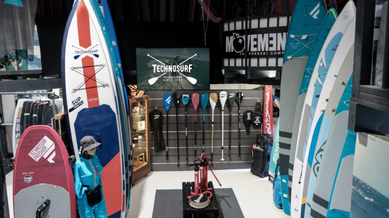 <strong>Technosurf Proshop Geneva, a common passion since 1984.</strong>

Created by Thierry and Chantal Wasmer, Technosurf is over 35 years old and is one of the oldest pro shops in Switzerland. If windsurfing is part of the original DNA of the shop, the Technosurf Family, Thierry and his sons, Steve and Gislain Wasmer, have always been able to anticipate trends, master them, teach them and advise them.

At Technosurf, we are all true Waterman, we practice all the sports we advise and we do not make any concession on the choice and the quality of our products. 35 years after Windsurfing, you will find today a water sport pole, Kitesurf, Windsurf, Foil, Wing, Wakeboard, Wakesurf and Stand Up Paddle.

For winter, our 350m<sup>2</sup> shop is transformed into a ski, snowboard and hiking center. The Techno team will always welcome you with a smile and attention, to advise you and share your skiing experiences!

Still a doubt? Come and see us at the Shop in Geneva!

Real Proshop & Online Shop