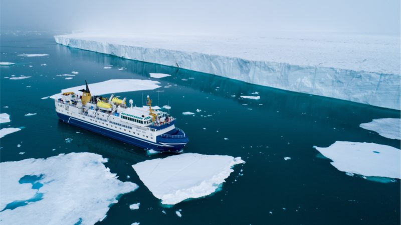 Grands Espaces, fondé il y a plus de 25 ans par Christian Kempf, scientifique et explorateur des régions polaires depuis plus de 50 ans, se distingue par son expertise et son engagement envers des voyages d'exception. Les voyages proposés par Grands Espaces se déroulent à bord de petits bateaux de 12 à 75 places, favorisant une expérience immersive et authentique. Les guides francophones experts de Grands Espaces accompagnent les voyageurs pour leur offrir une connaissance approfondie de ces régions uniques.

L'objectif de Grands Espaces est de fournir à ses voyageurs bien plus qu'un simple voyage. Chaque expérience vise à créer des souvenirs inoubliables, de l’émerveillement et à approfondir la connaissance et la compréhension de ces régions isolées. La philosophie de voyager en petits groupes à bord de petits bateaux permet une flexibilité accrue et une immersion maximale, offrant ainsi une proximité exceptionnelle avec la nature environnante.