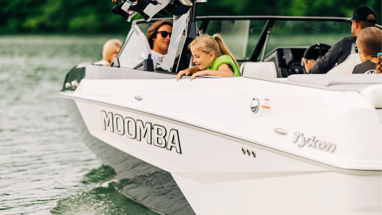 le tout nouveau modèle Moomba est exposé à Genève pour la première fois sur un salon nautique suisse