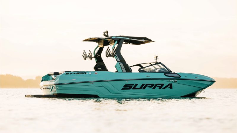 Depuis l'été 2018, nous importons et vendons des bateaux de sport nautique Moomba et Supra d'Amérique en Suisse.