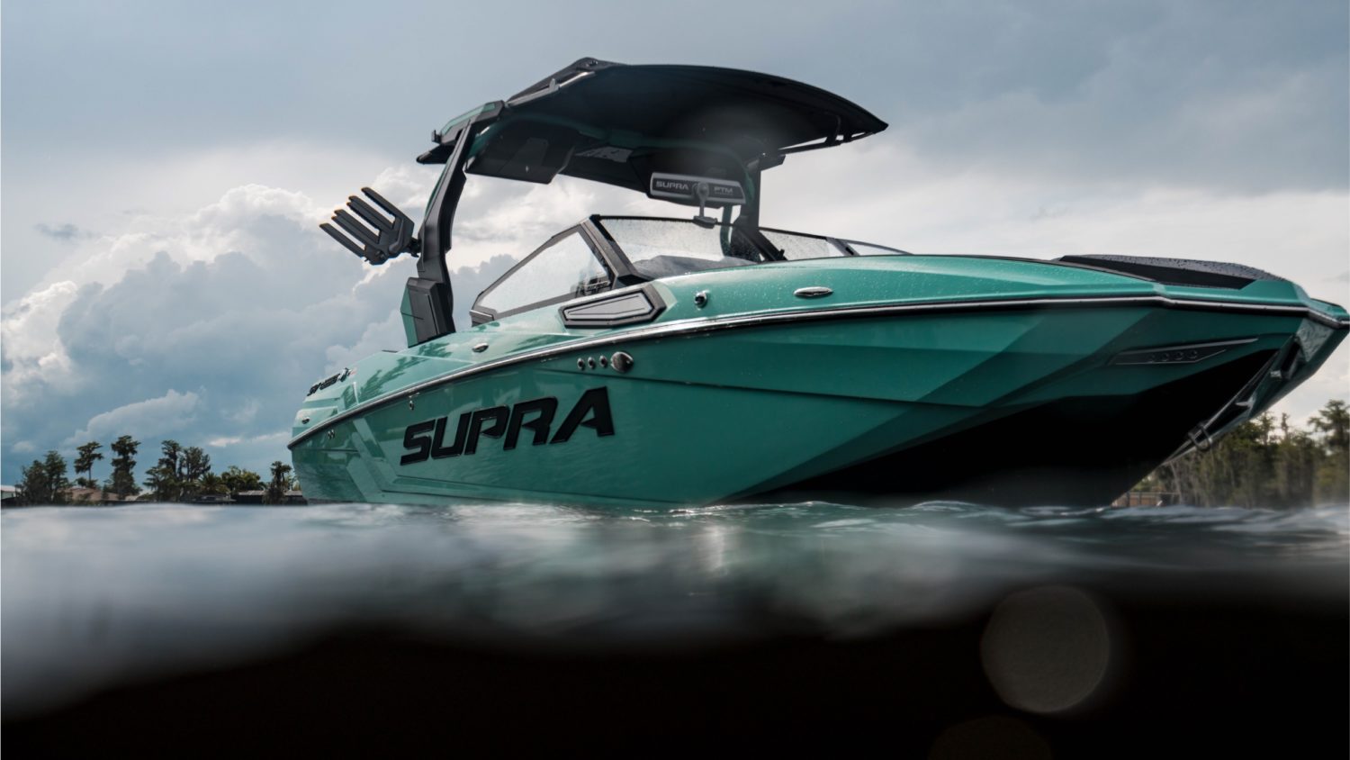 le tout nouveau modèle SUPRA est exposé à Genève pour la première fois sur un salon nautique suisse
