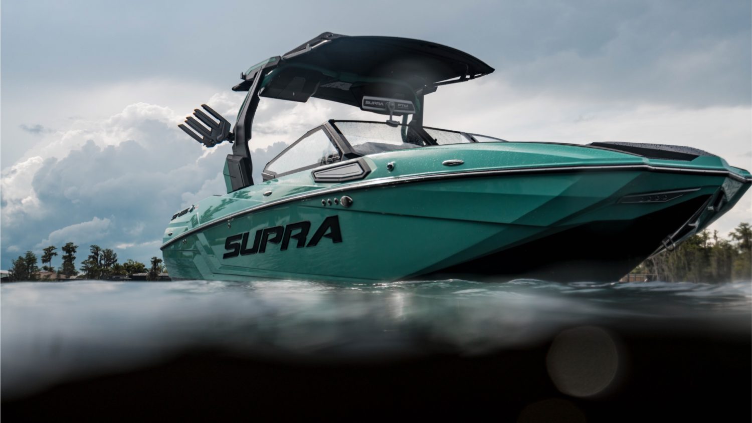 le tout nouveau modèle SUPRA est exposé à Genève pour la première fois sur un salon nautique suisse
