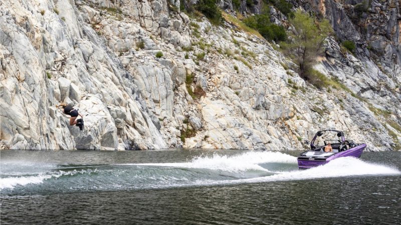Anciennement connu sous le nom de Vully Marine Sàrl, nous travaillons depuis 2007 dans le monde du nautisme. Anciennement agent Malibu/AXIS, nous offrons maintenant la marque Centurion Boats en import direct. Profitez de notre savoir-faire pour l'achat, l'entretien et la réparation de votre bateau.