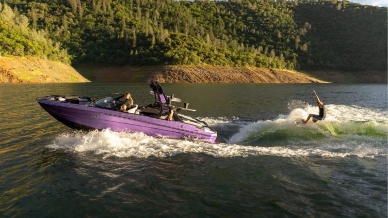 Anciennement connu sous le nom de Vully Marine Sàrl, nous travaillons depuis 2007 dans le monde du nautisme. Anciennement agent Malibu/AXIS, nous offrons maintenant la marque Centurion Boats en import direct. Profitez de notre savoir-faire pour l'achat, l'entretien et la réparation de votre bateau.
