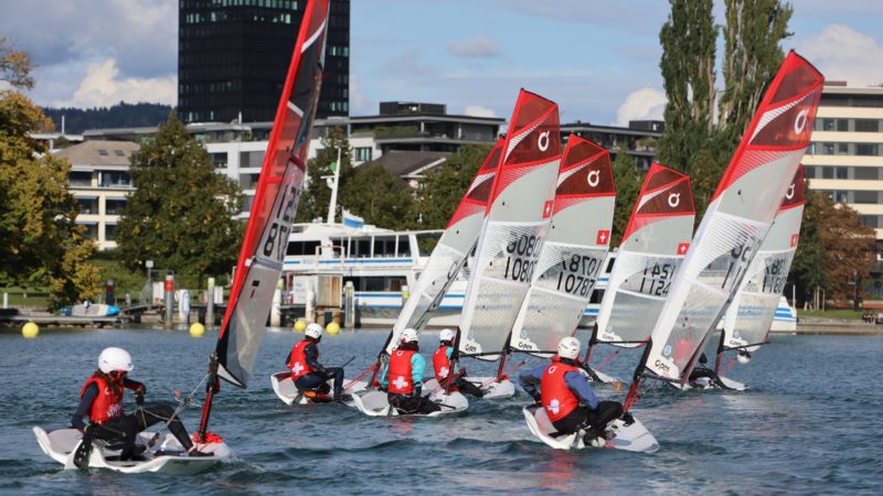 Das Ziel der O'pen Skiff Klasse ist es, ein spannendes Format des internationalen und nationalen Jollensegelns für junge Segler anzubieten.

Das stetige jährliche Wachstum des Veranstaltungskalenders ist der Beweis dafür, dass das Konzept der Klasse, spannende Regattaformate auf einem attraktiven Boot anzubieten, ein grosser Erfolg ist.

Derzeit gibt es in mehr als 10 Ländern regelmäßige Veranstaltungskalender mit nationalen Wettkämpfen, und die O'pen Skiff Worlds sind jedes Jahr der Höhepunkt.